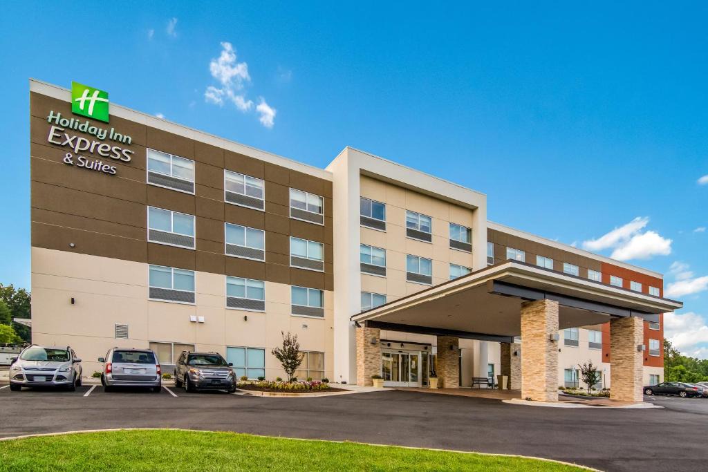 Asheboro Hotel | Holiday Inn Express & Suites - Asheboro by IHG
