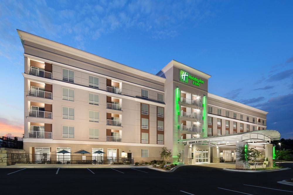 Skyland Hotel | Holiday Inn Hotel and Suites Arden - Asheville Airport, an IHG Hotel