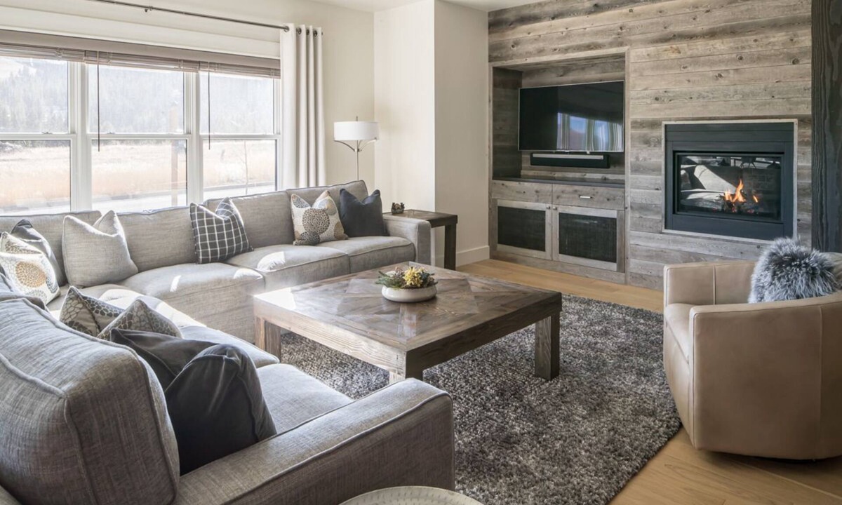 Big Sky Condo | Holiday Stays Available! Modern Townhouse Near Town Center with Private Hot Tub