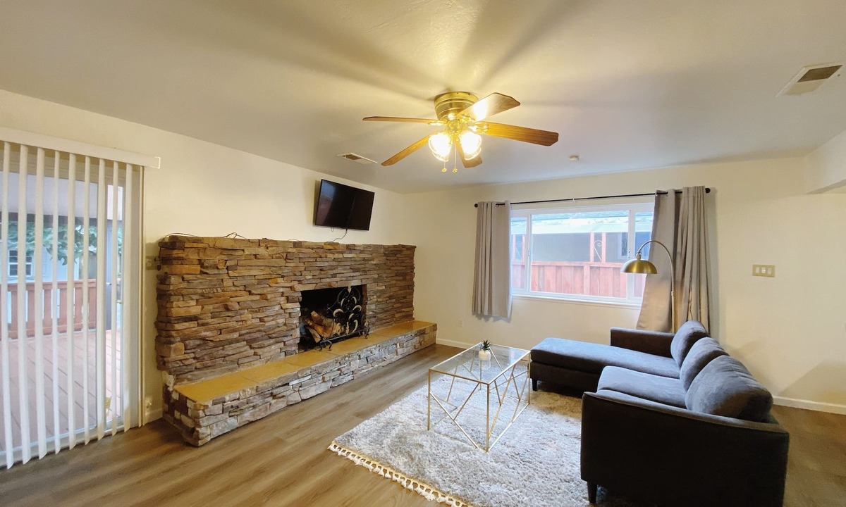 Union City House | Home in Union City