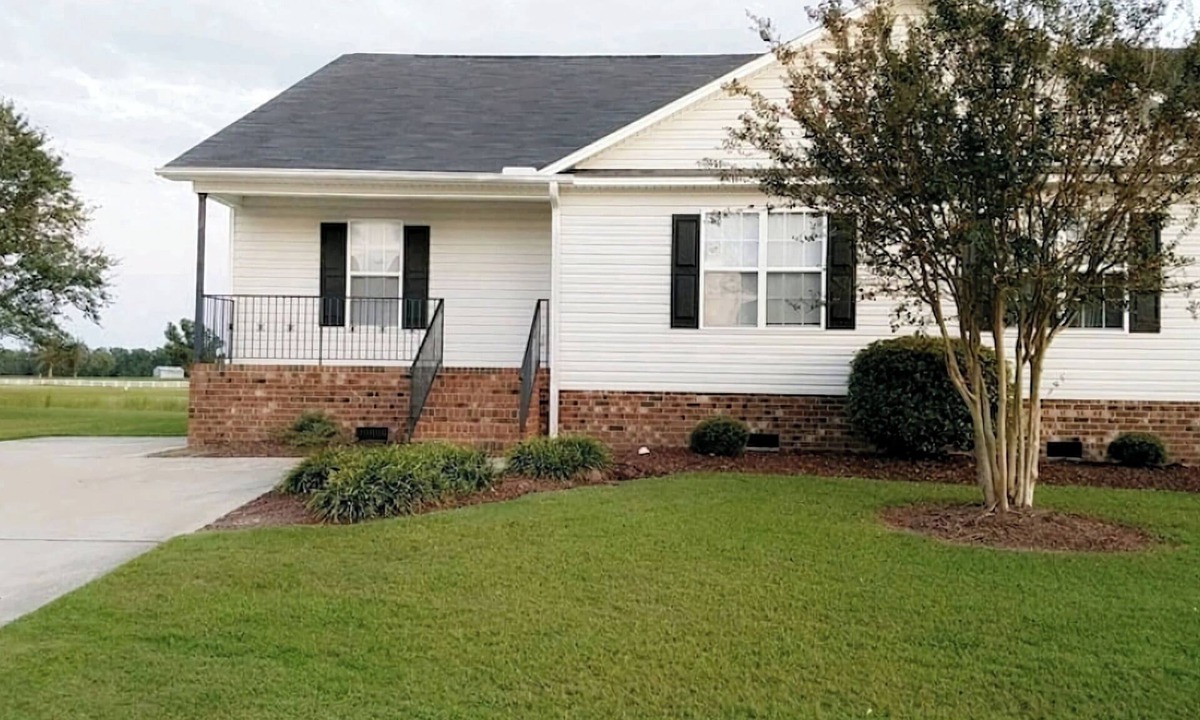 Greenville House | Home on Golf course (Travel Nurses, Greenville)