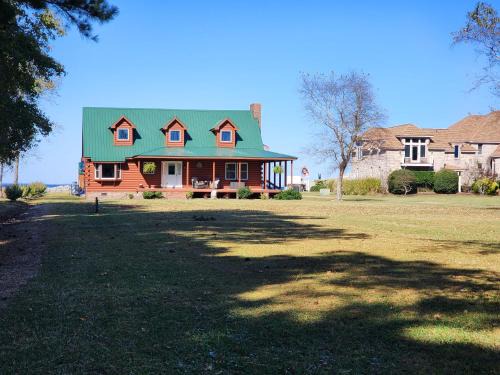 Columbia House | Hooks Hideaway-Cabin on the Albemarle Sound