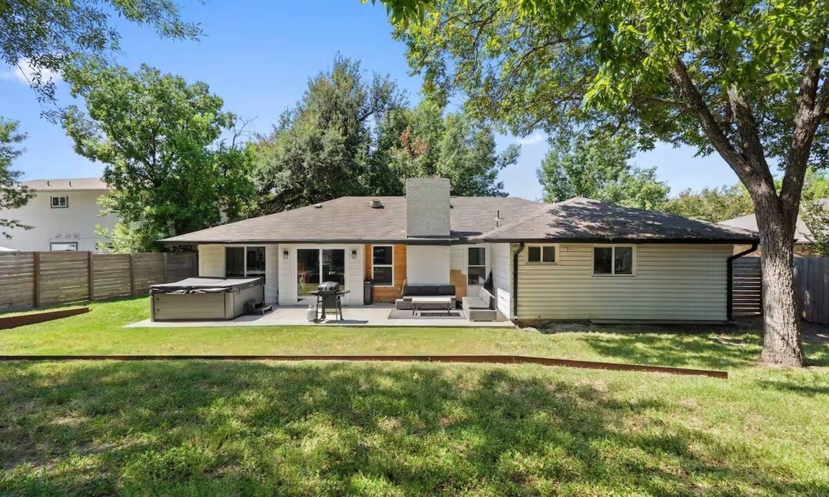 University Hills House | Hot Tub, Firepit & Giant Chess at Austin Hideaway