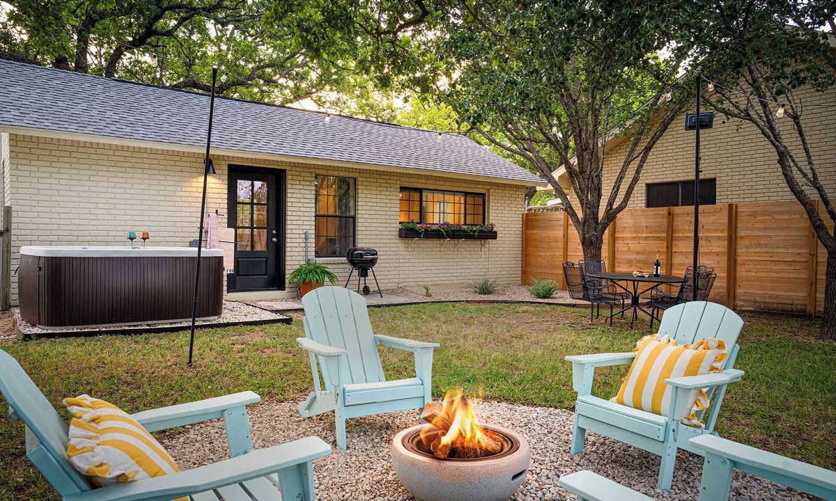 Fredericksburg House | Hot tub, Pet Friendly, Fire pit, 290 Wine Trail!