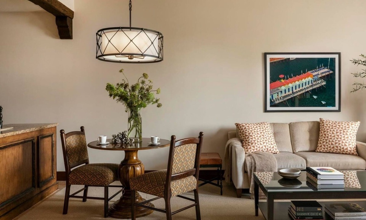 Uptown Hotel | Hotel Granduca | 2 Premier Suite | Suite w/Unique Antique Furnishings