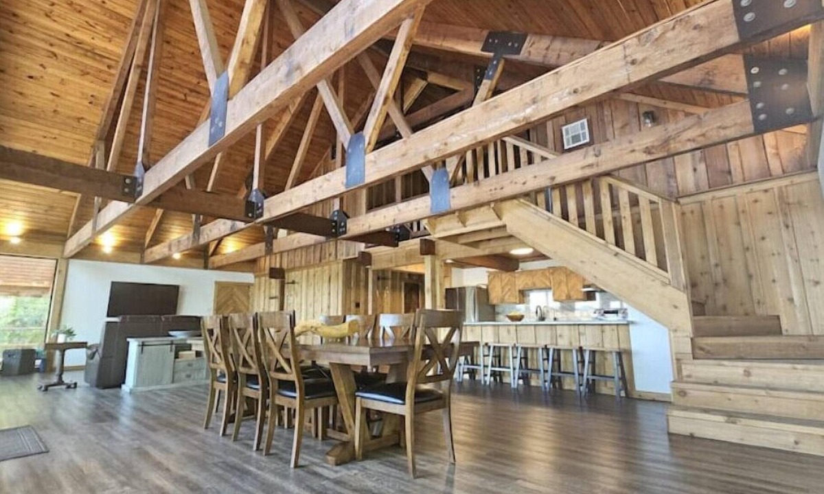 Barrett House | Houston Riverfront Cabin Retreat