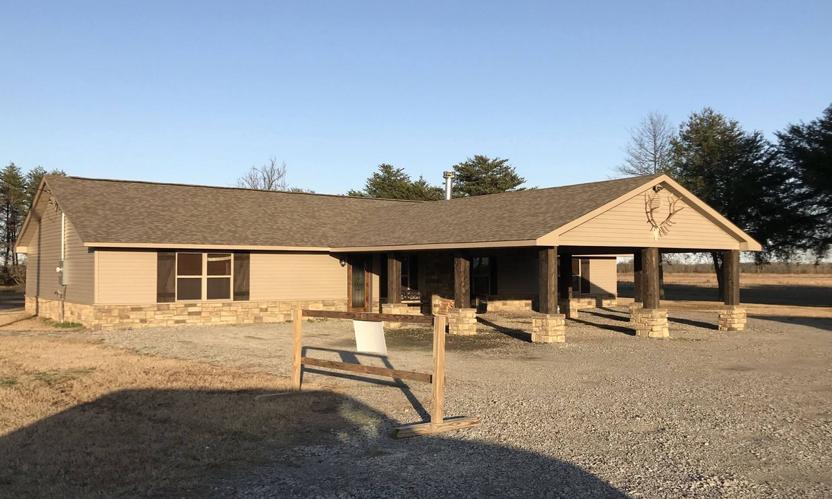 Gregory Cabin | Hunting Lodge north of Augusta, AR