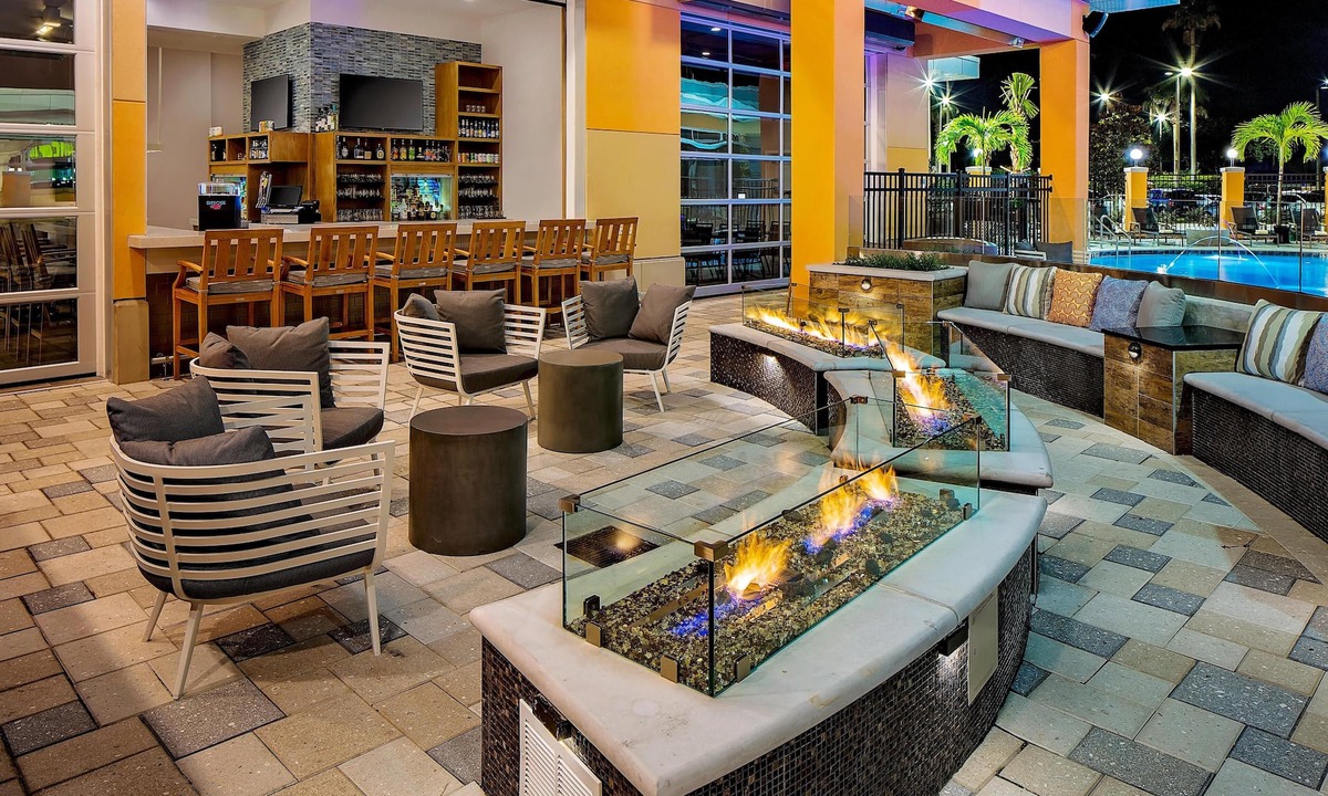 Florida Center Hotel | Hyatt House across from Universal Orlando Resort