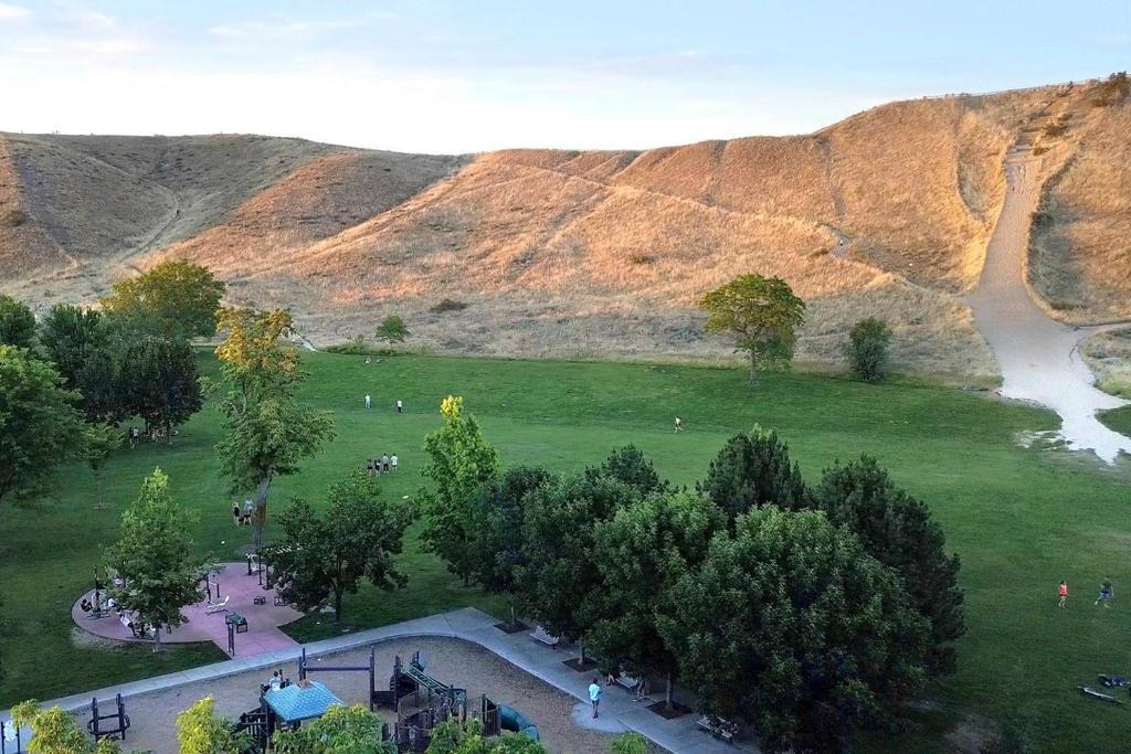 North End House | Hyde Park Family Retreat ~ Dog/Kid Friendly!