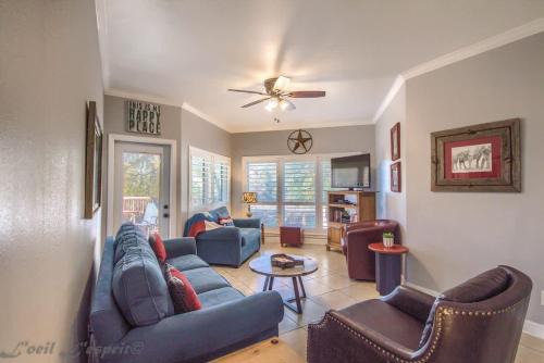 New Braunfels House | IC 112 Cowboy Corral