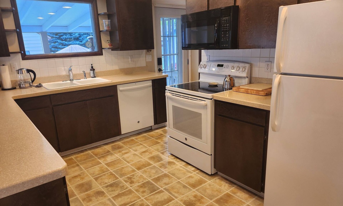 Kellogg House | Idahaus- Pet Friendly, Hot Tub, Sauna, Rec Room