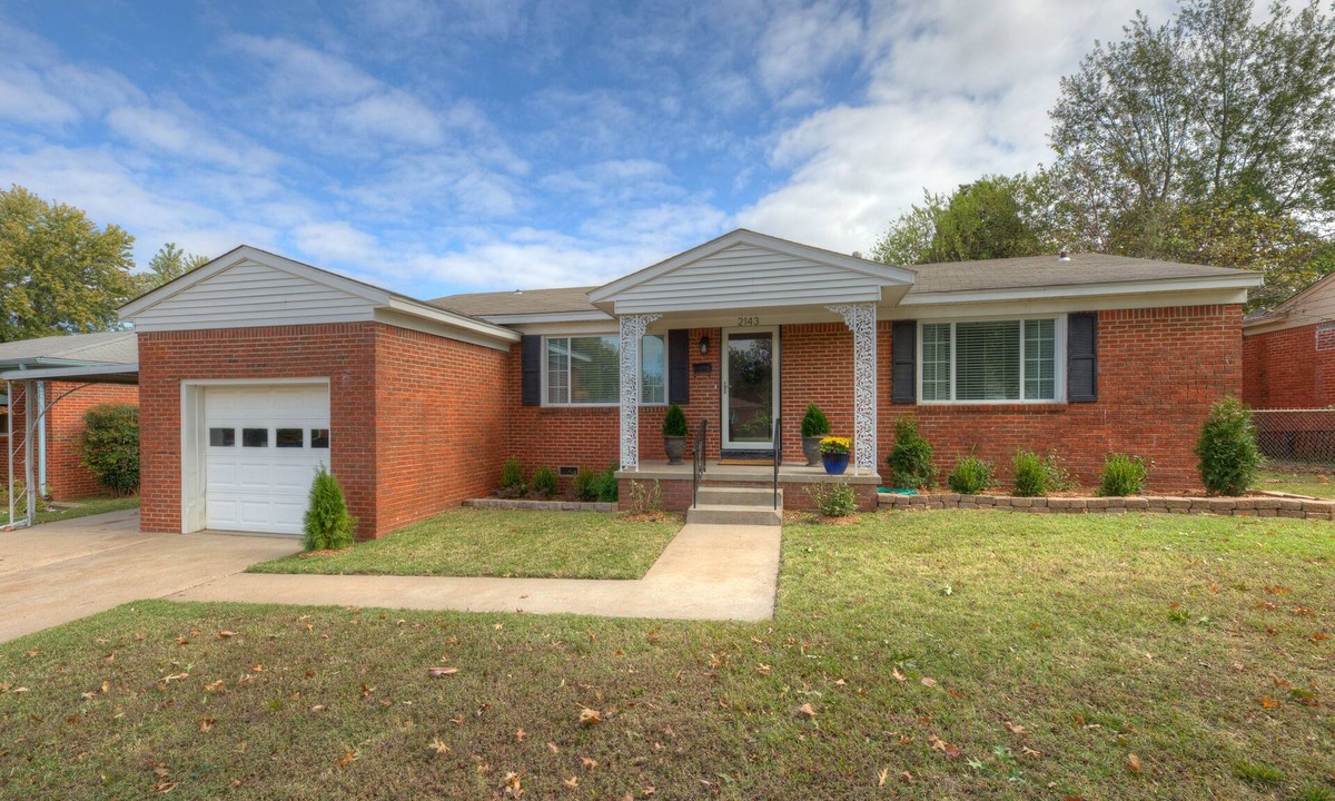 Tulsa House | Ideal Location-Across From Expo Center