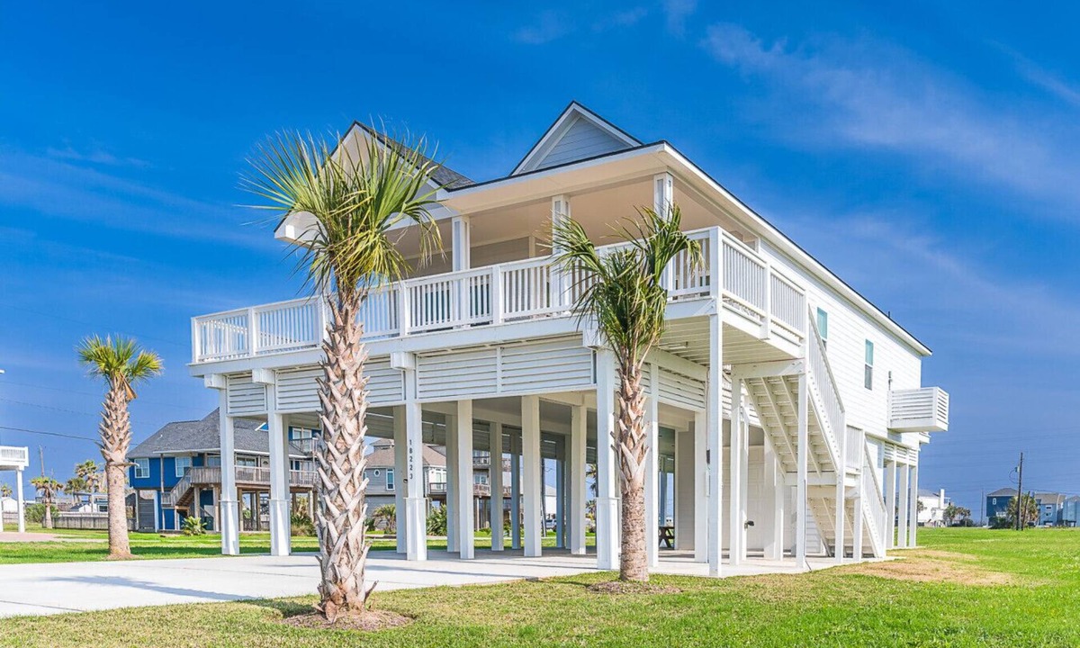 Indian Beach House | Indian Sunrise- peaceful/short stroll to beach!