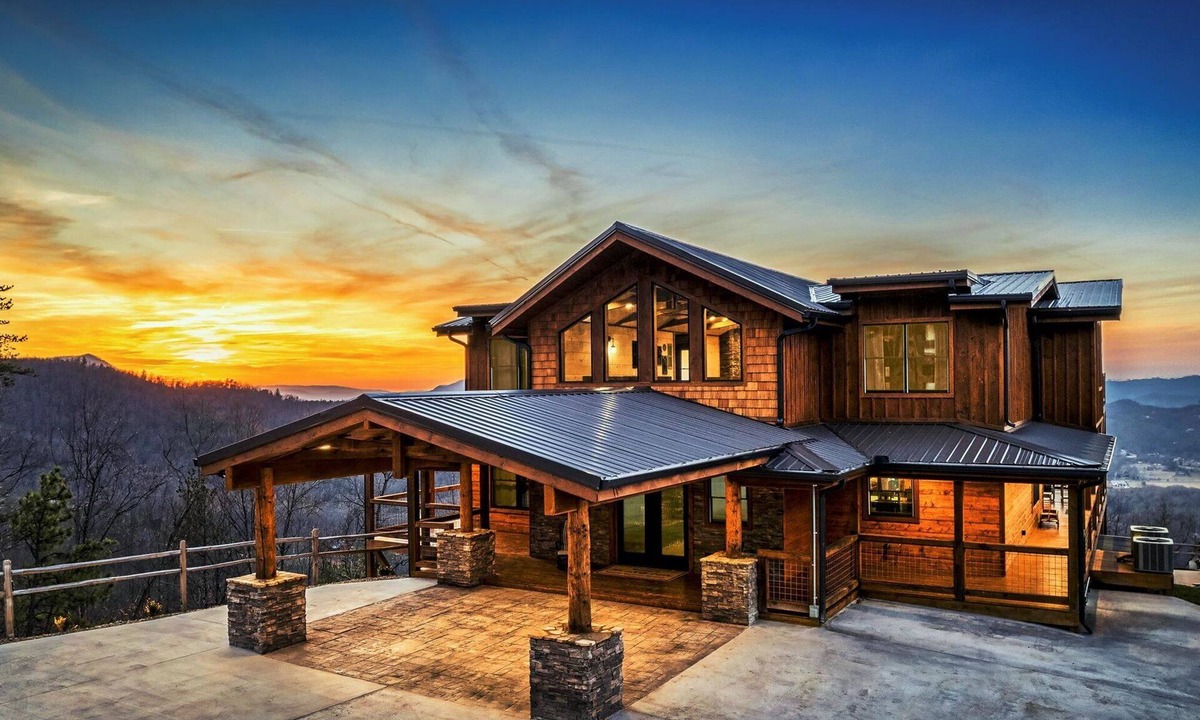 Smoky Mountains Cabin | Indoor Pool - Iconic Views- 6BR - 11' spa - Dog Friendly- Wkly Disc!