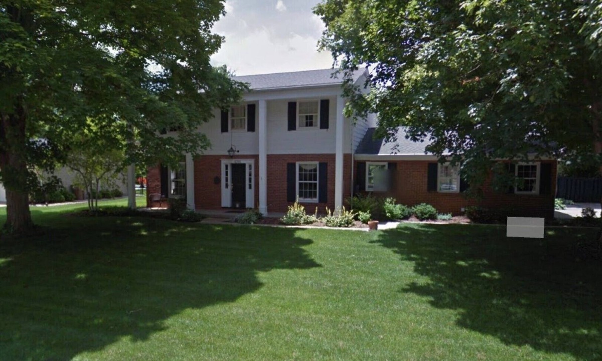 Columbus House | J & N Spacious & Cozy Home, Columbus Indiana