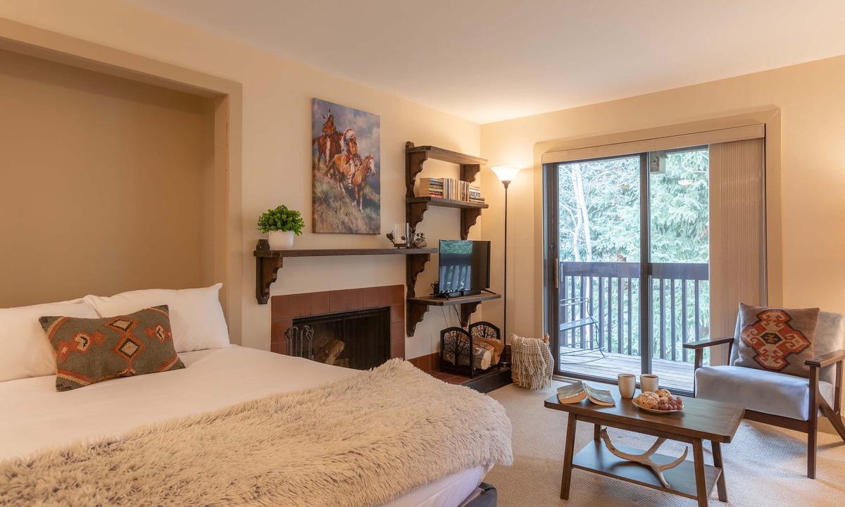 Teton Village Apartment | JHRL - Slopeside Studio Sleeping Indian West #12
