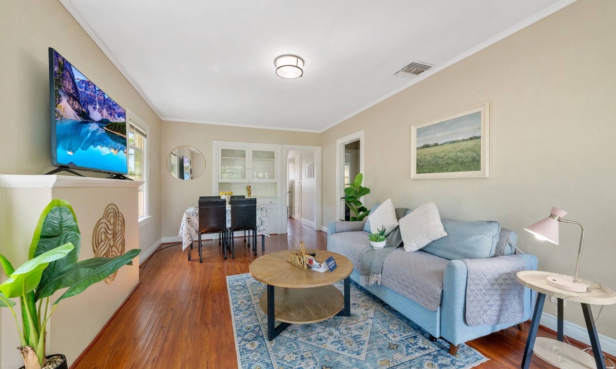 Mid Central House | Jie choice's - Pasadena 2b1b Peace Pad