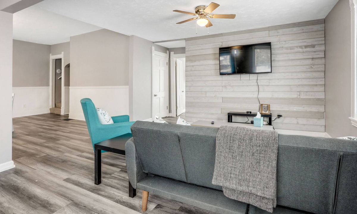 Delaware House | JourneyBNB Peaceful house near OWU