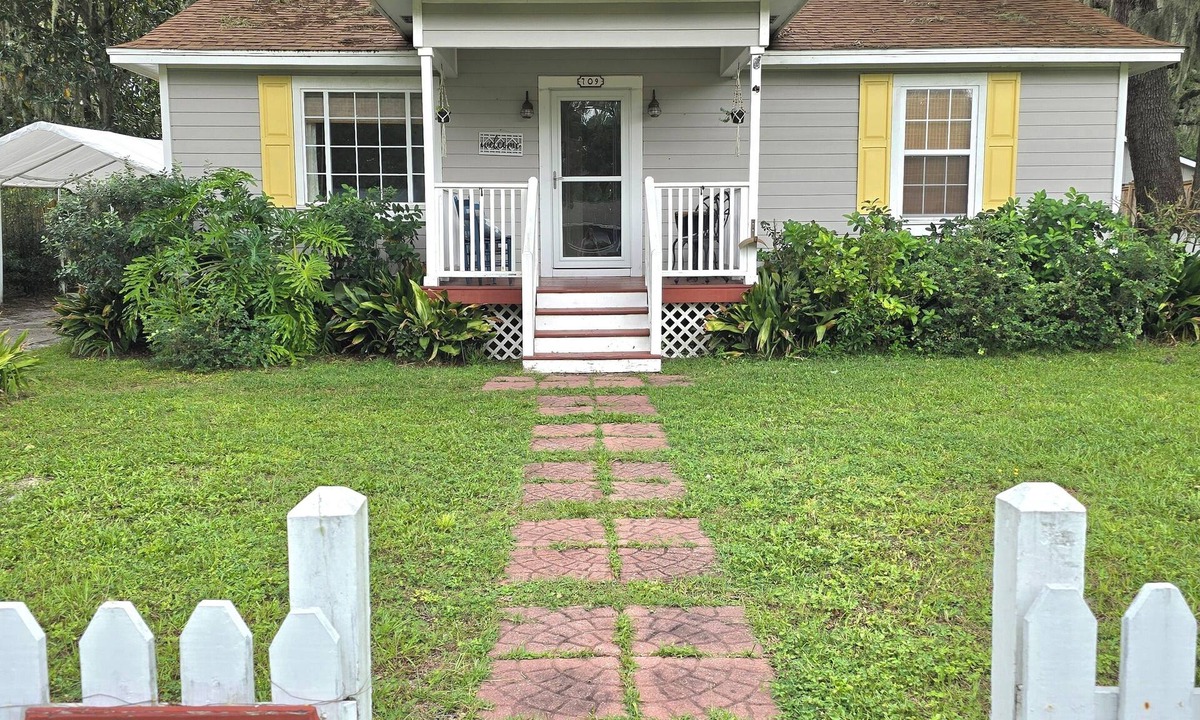 St. Marys House | KaiCozyCottage/Saltwater Pool/Walk to Ferry/Pets ok/Fenced In Yard