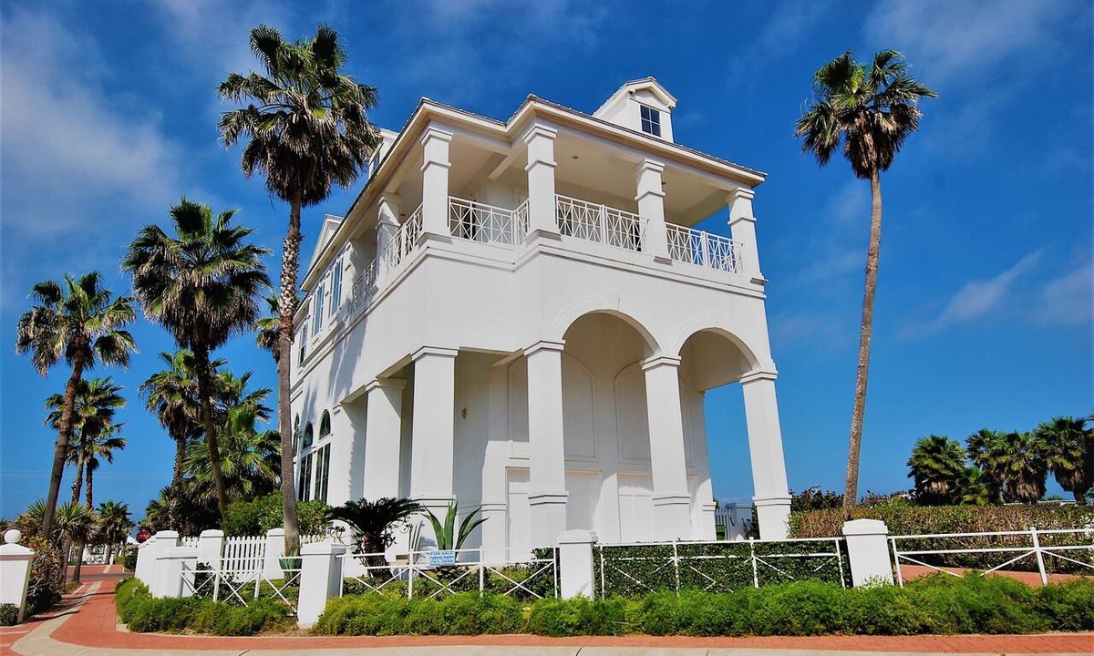 The Shores House | Kar - Private House Just Steps From Beach Access 4 Bedroom Home by RedAwning