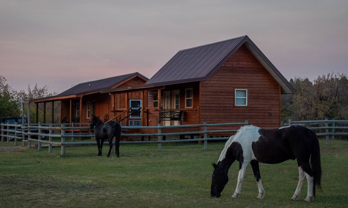 Moorcroft Cabin | Kara Creek Ranch - King Bed Cabin #8