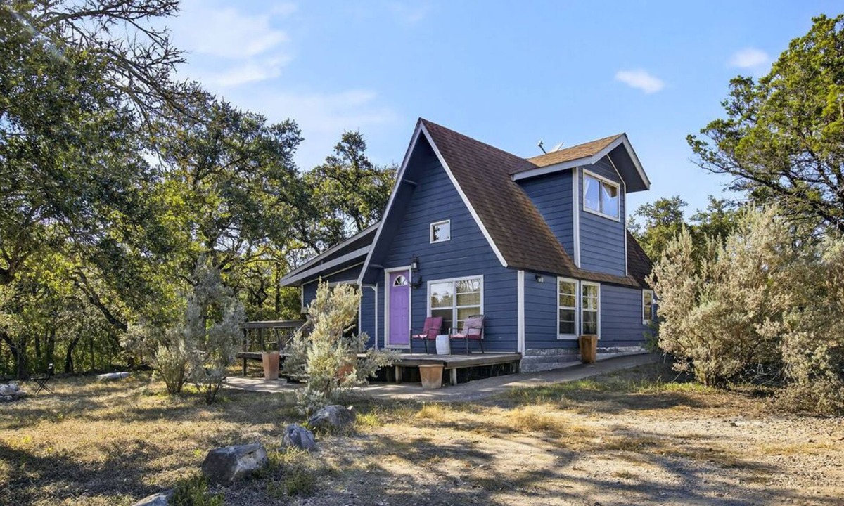 San Marcos Cottage | Kind Of Blue - A Hill Country Cottage