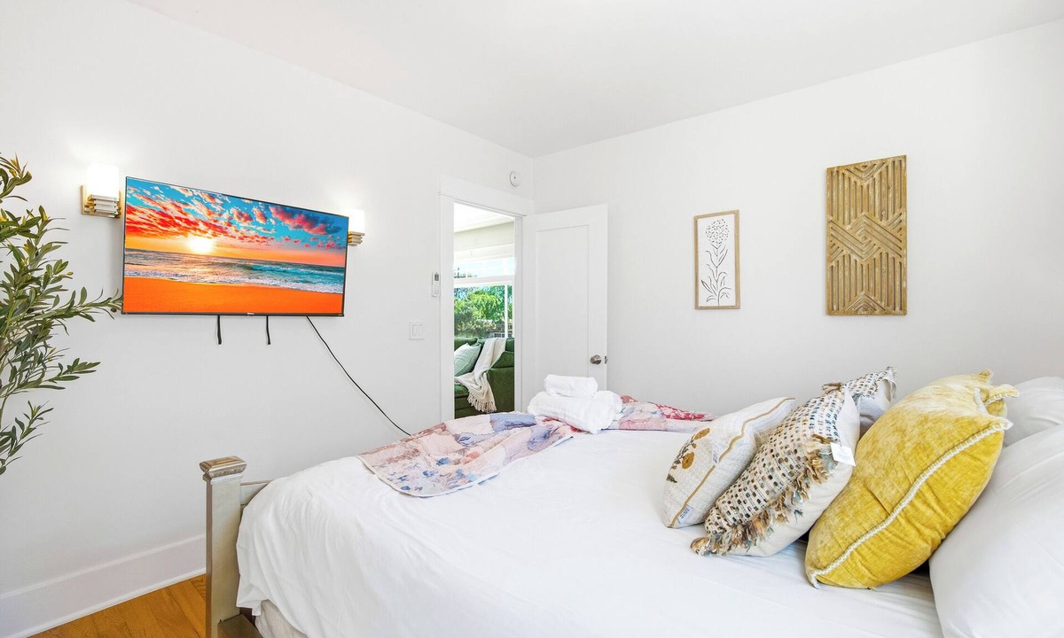 South Pasadena Apartment | King Bed Comfort Ultra Spacious Gem Prime Location south pasadena!