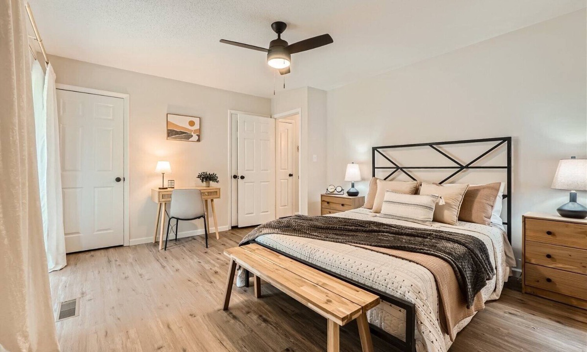 Shannon Park Apartment | King Bed & Fire-pit in Central Charlotte