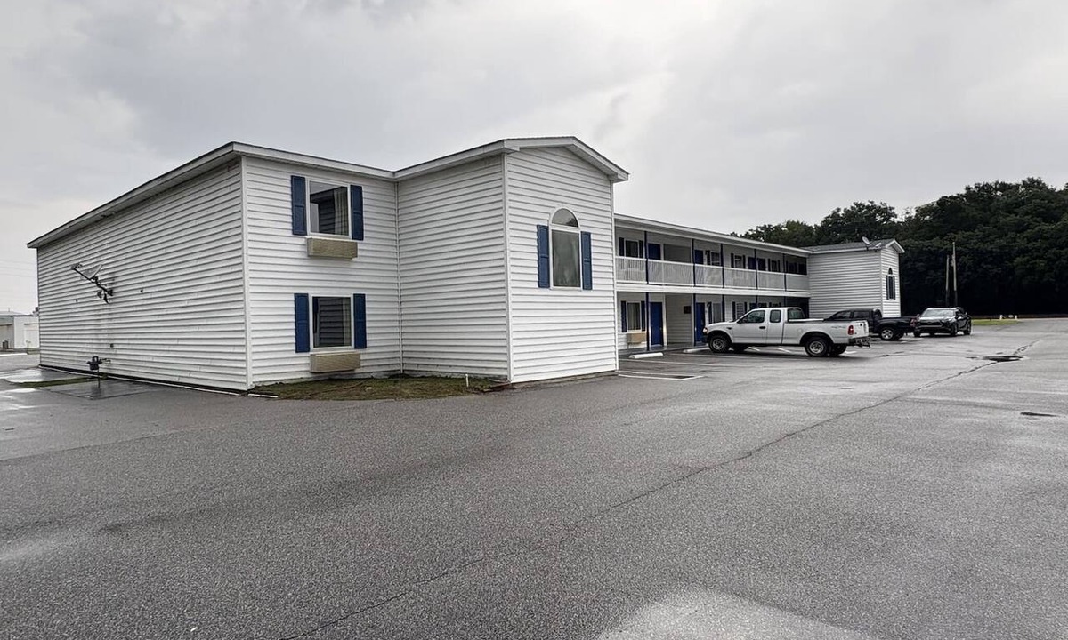 Hampton Apartment | King Bed|Smoking|Hampton