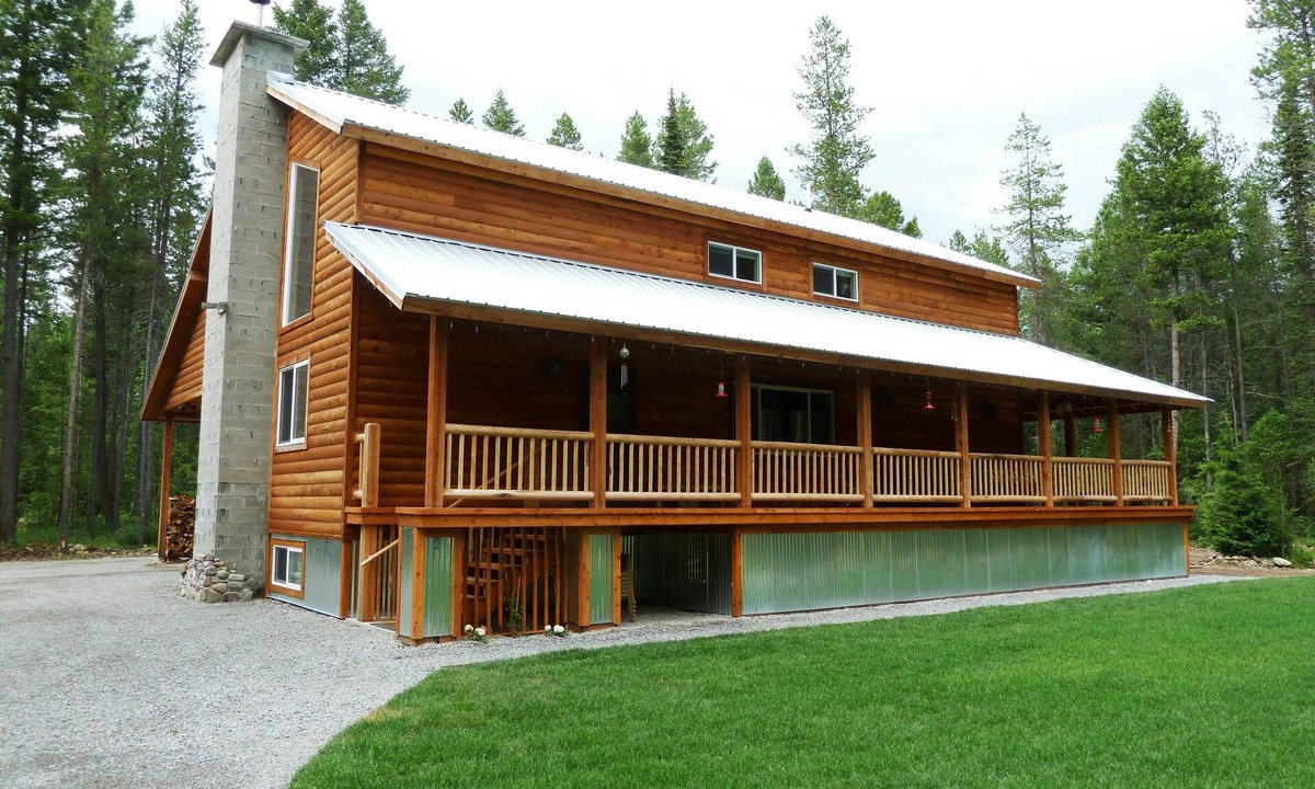 West Glacier Cabin | King's Cabin, just 2 miles from the Park entrance in West Glacier!