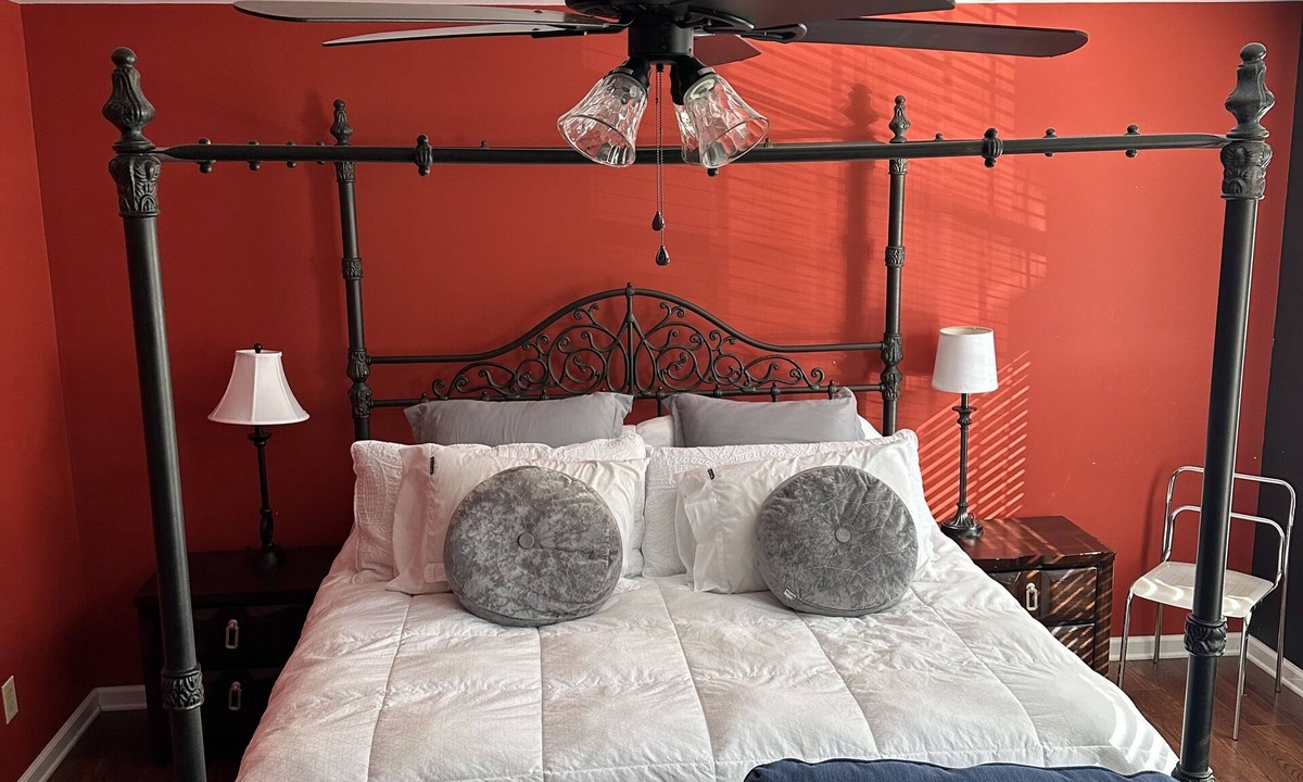 Snow Hill House | King Suite All Private even the Entrance