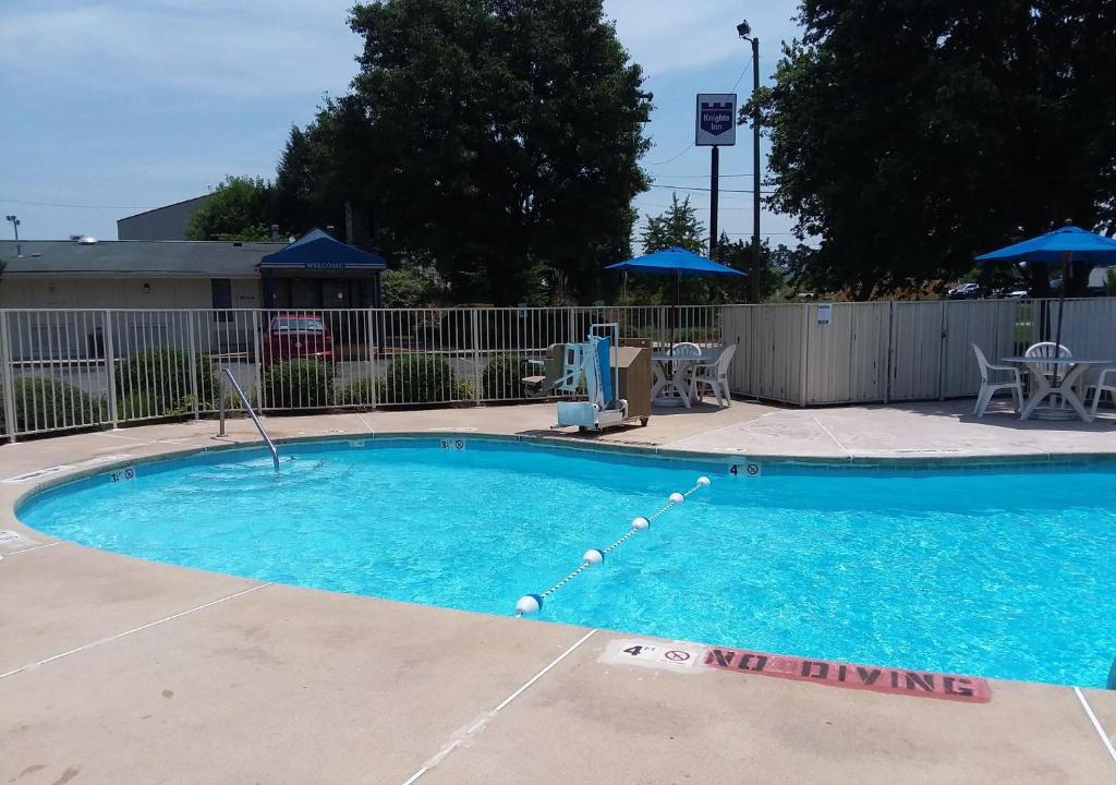 Burlington Hotel | Knights Inn Burlington NC