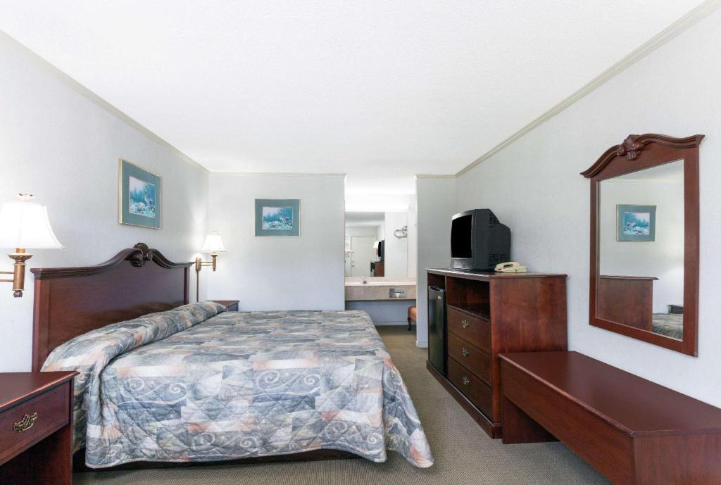 Yemassee Hotel | Knights Inn Point South Yemassee