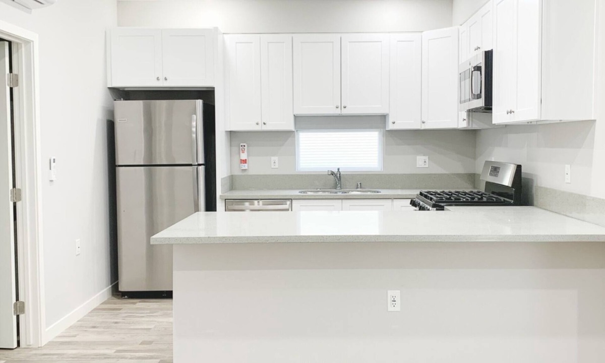 Wilshire House | Ktown Furnished 5 Bedroom Townhouse