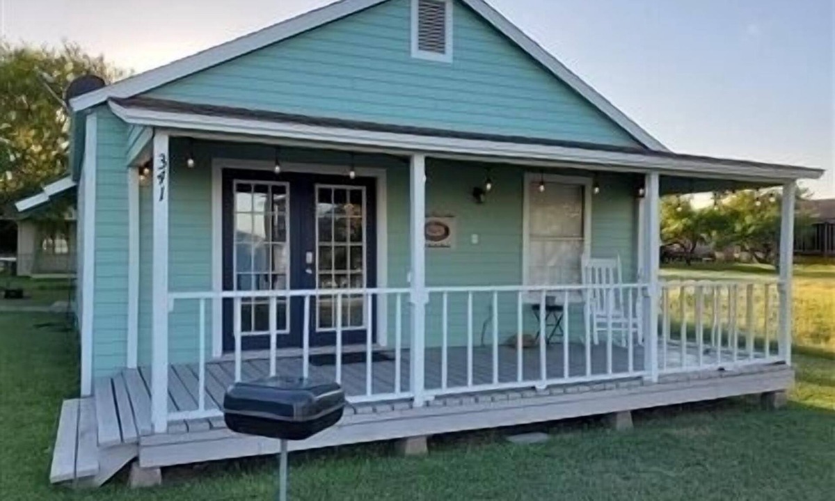 Port Mansfield House | Laguna Flats Lodge. 3 Bedroom, 2 Bath. Close to Public Pier or Boat Launch.
