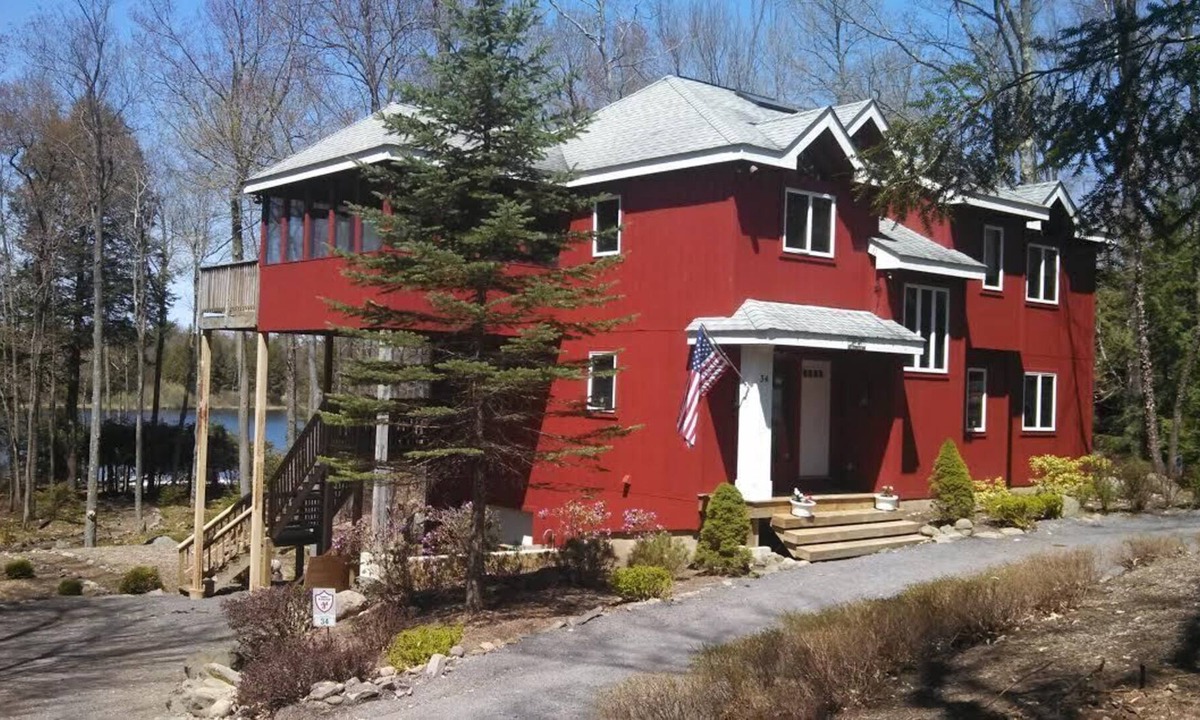 Pocono Pines House | Lake Front View From Tree Tops:LN Club-DEEPDISCOUNT/31days or more /ContactOwner