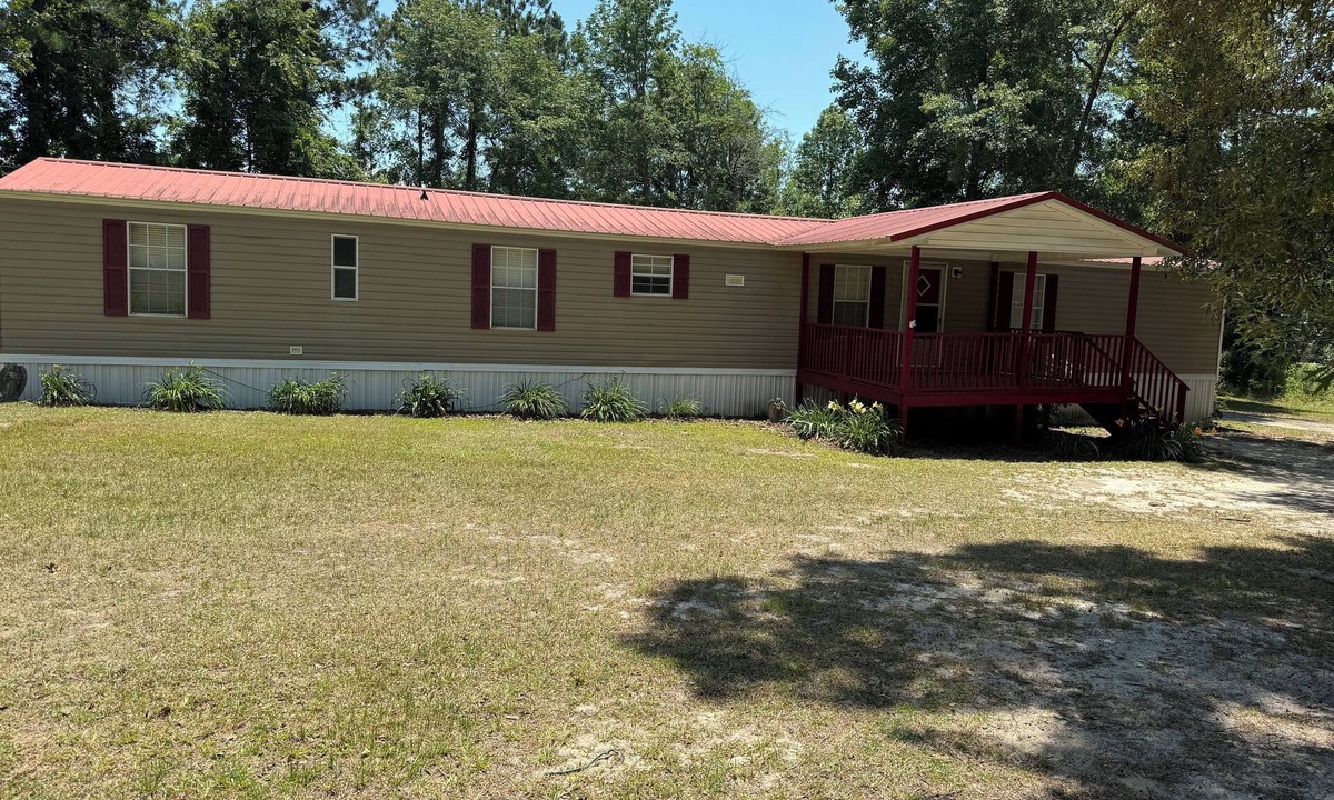 Manning House | Lake House not on water but very close to all access to lake