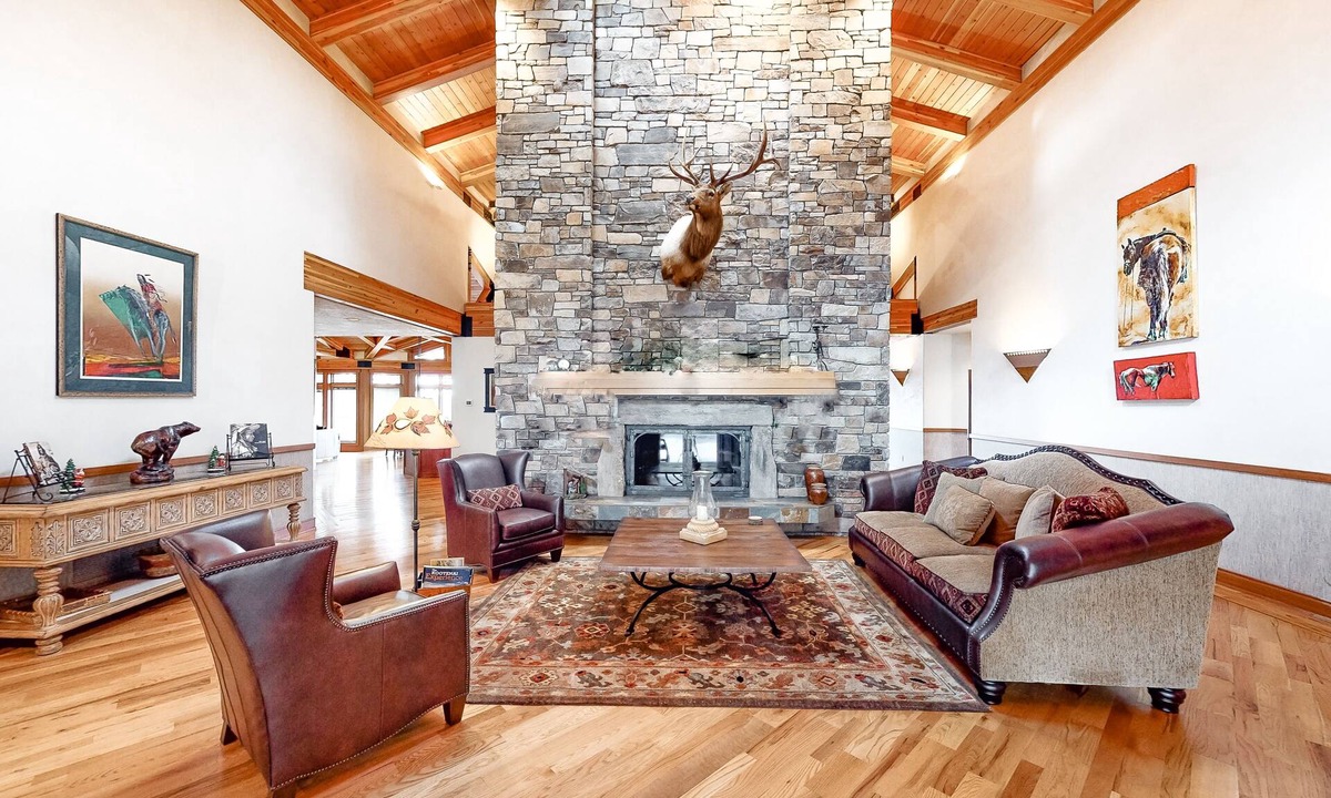 Kalispell House | Lake- & mountain-view home with decks, fireplaces, shuffleboard