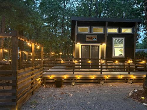 Park Hill House | Lake Tenkiller Retreat with Hot Tub, Fire Pit & Dog Park in Oklahoma