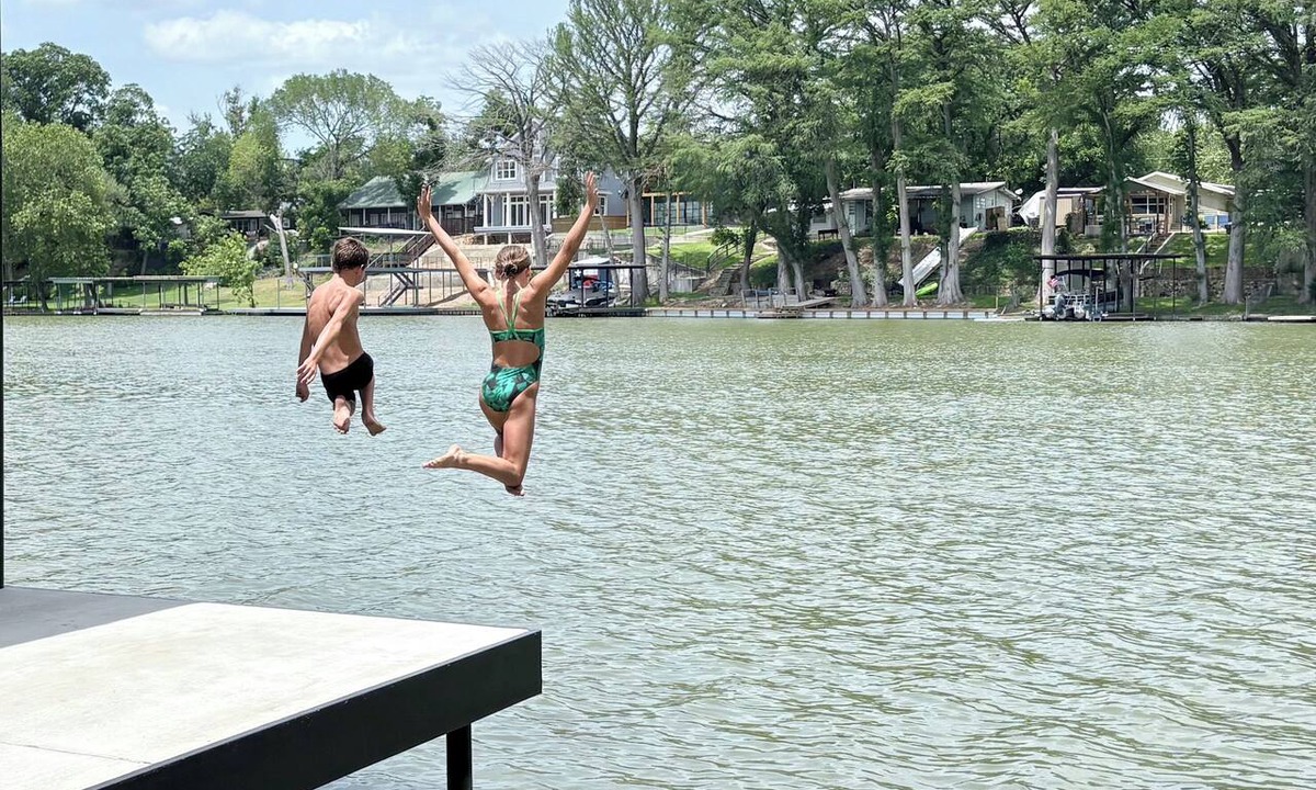 Seguin House | Lakefront Escape/Fishing/Kayaks/Fast WiFi