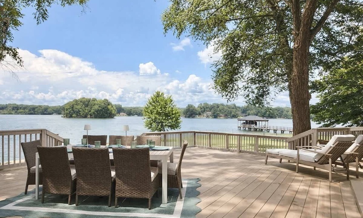 Mooresville House | Lakefront Home w/Deep Water Dock, Firepit, Kayaks