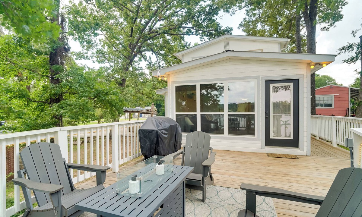Jefferson Cottage | 'lakeside Haven' w/Deck & Views in Jefferson!