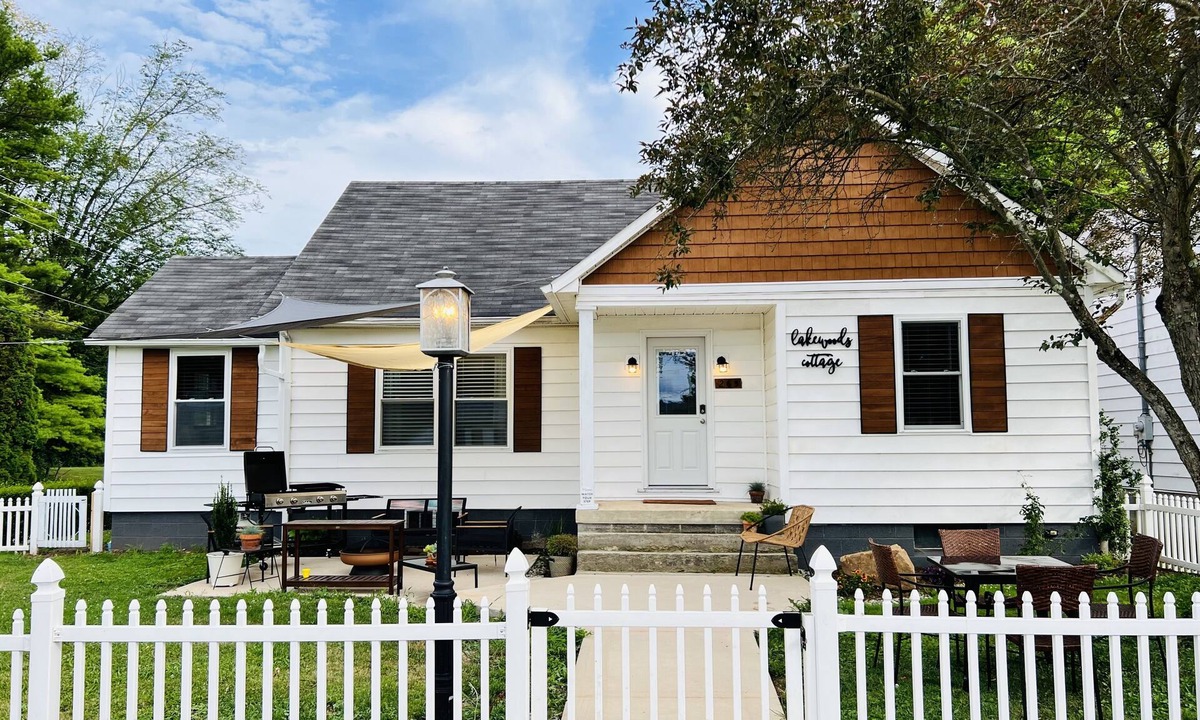 Howard Cottage | Lakewoods Cottage