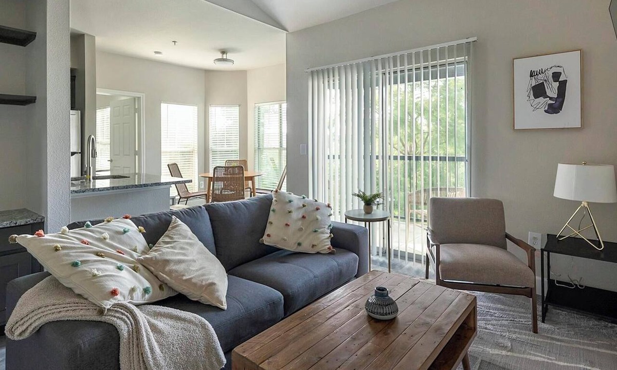 Richmond Apartment | Landing | Amazing 2BD, Gym, Pool