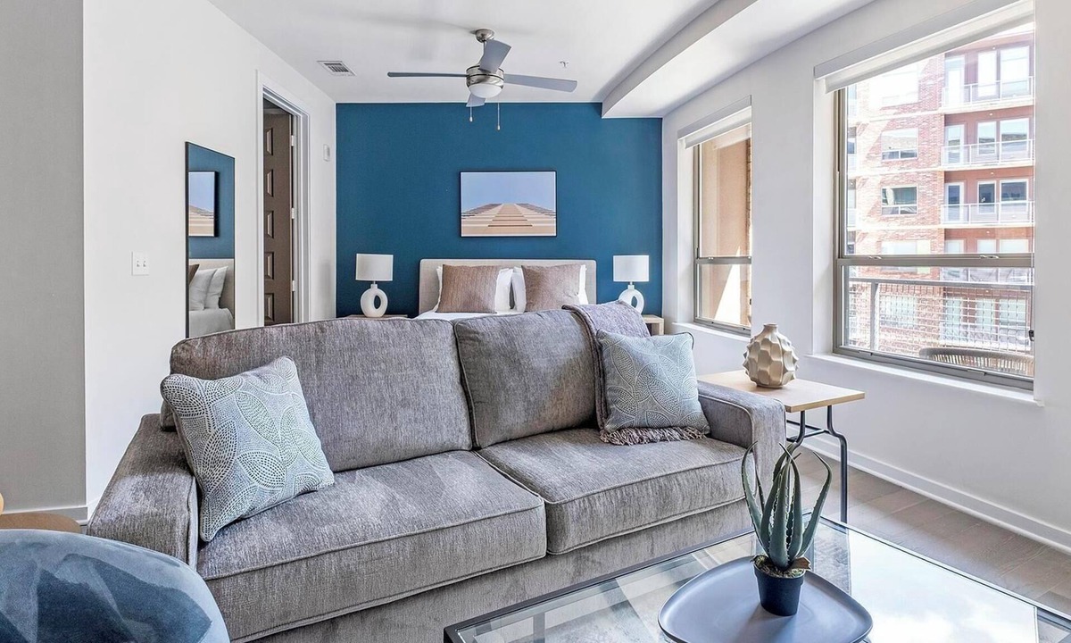 Woodland Heights Apartment | Landing | Amazing Studio, Yoga Studio, Gym