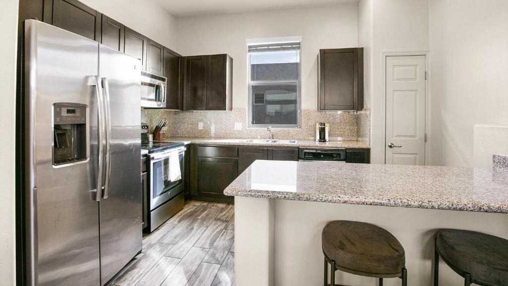 Longs Apartment | Landing Apartments - Abrazo at Waterway Hills