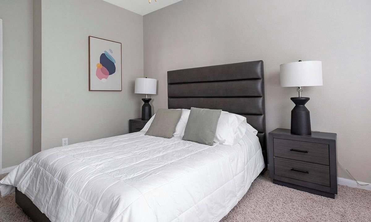 Briarforest Apartment | Landing | Beautiful 1BD, Pool, Gym