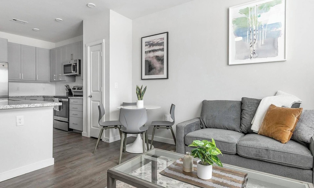 Spring Branch East Apartment | Landing | Modern 1BD, Gym, Courtyard