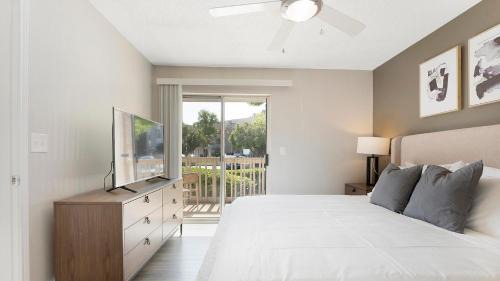 Longs Apartment | Landing Modern 2BD Gym