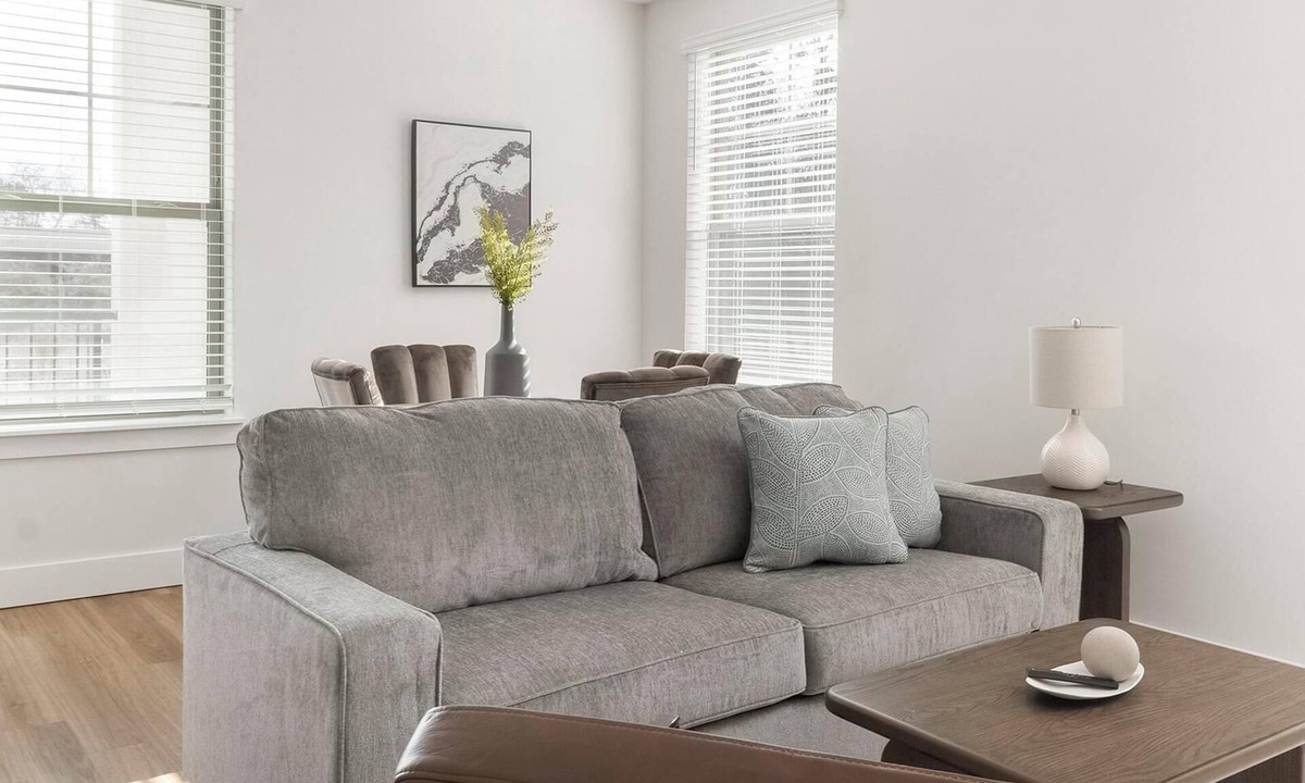 Huntersville Apartment | Landing | Modern 2BD, Gym